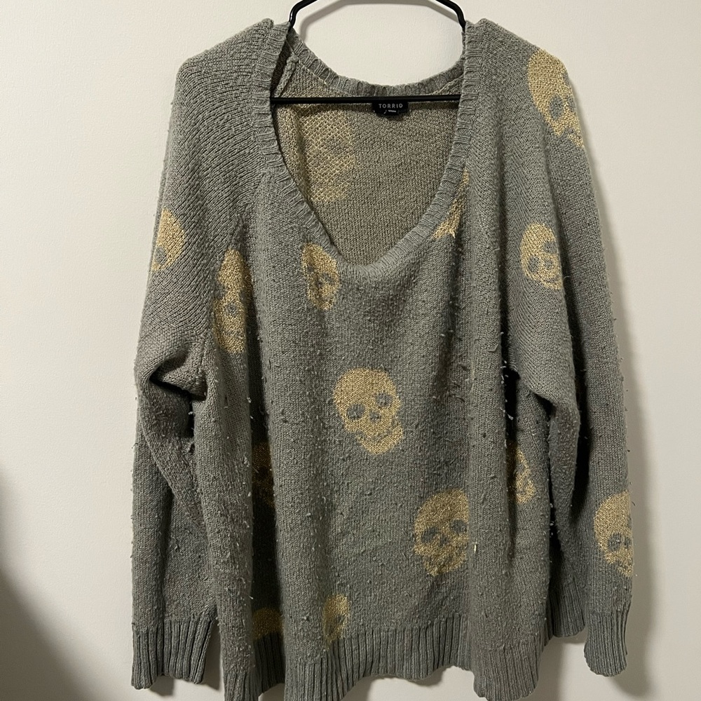 Grey skull sweater
